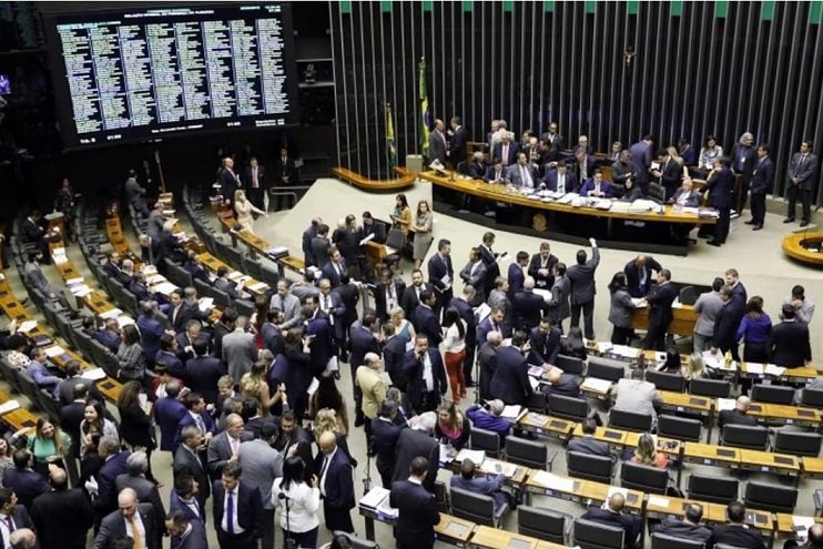 Câmara aprova novas regras para seguro obrigatório de veículos