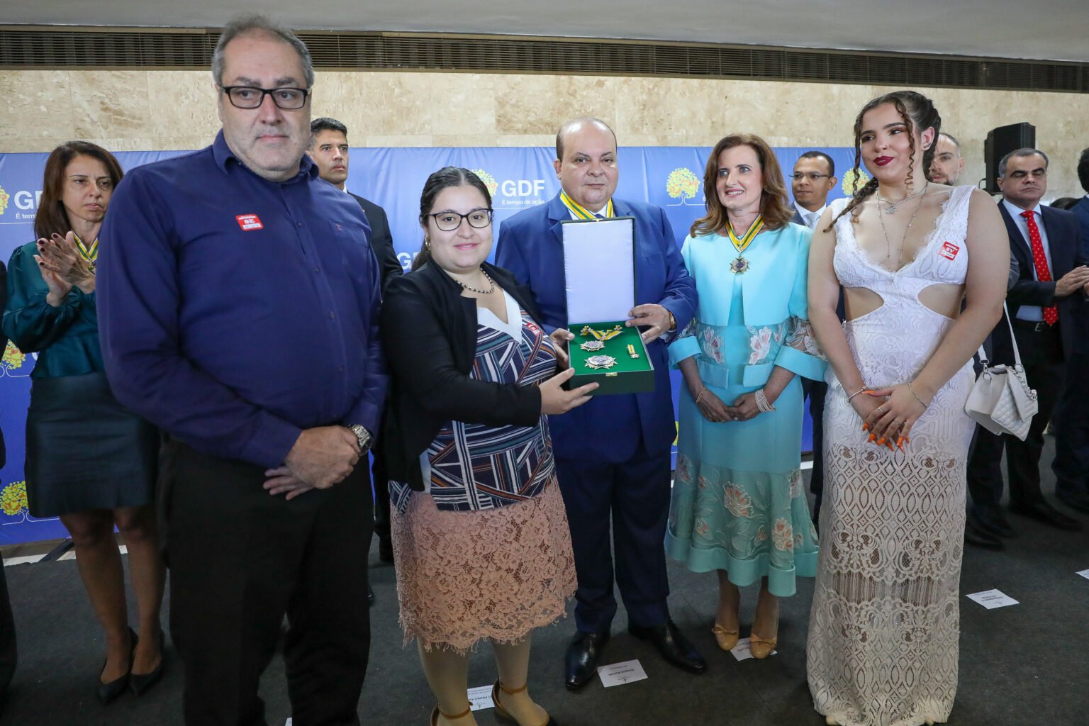 Autoridades são agraciadas com Medalha Mérito da Procuradoria-Geral do DF
