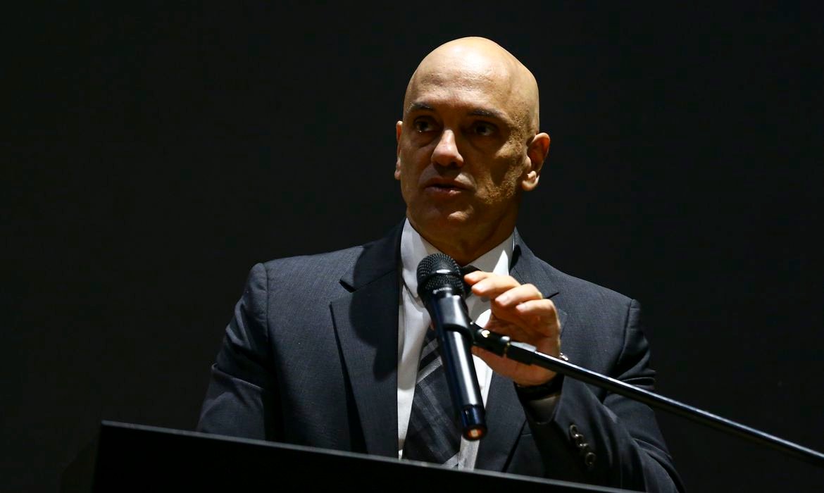 Moraes manda Telegram indicar representante legal para não sair do ar