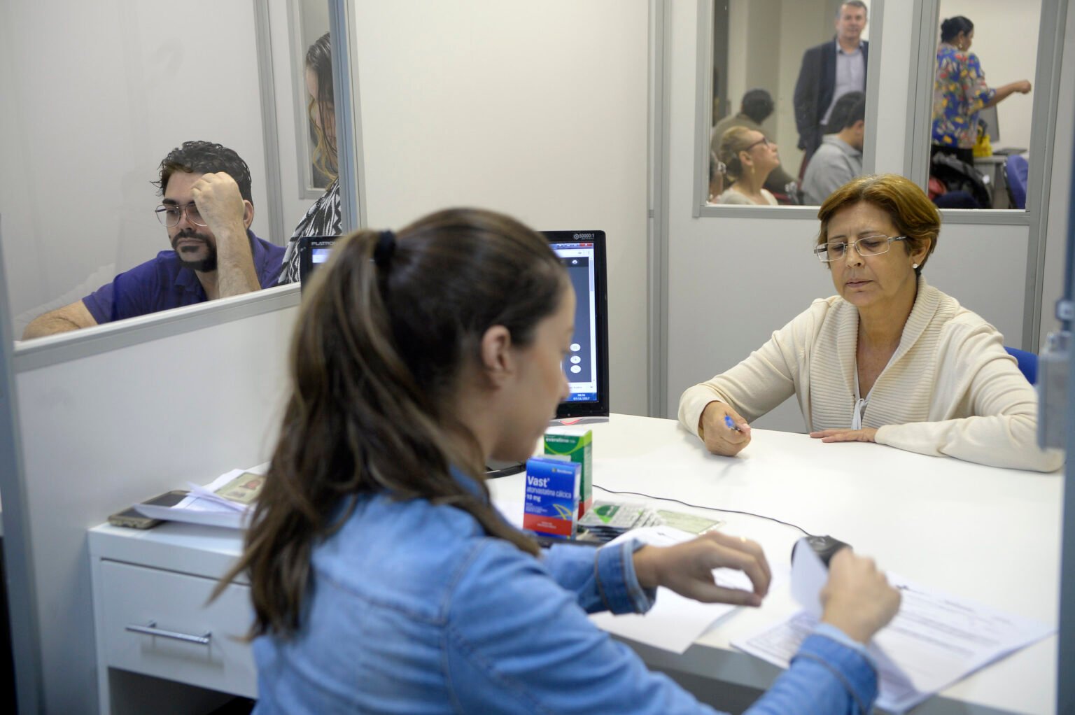 Farmácias de Alto Custo ampliam estrutura para atendimento presencial