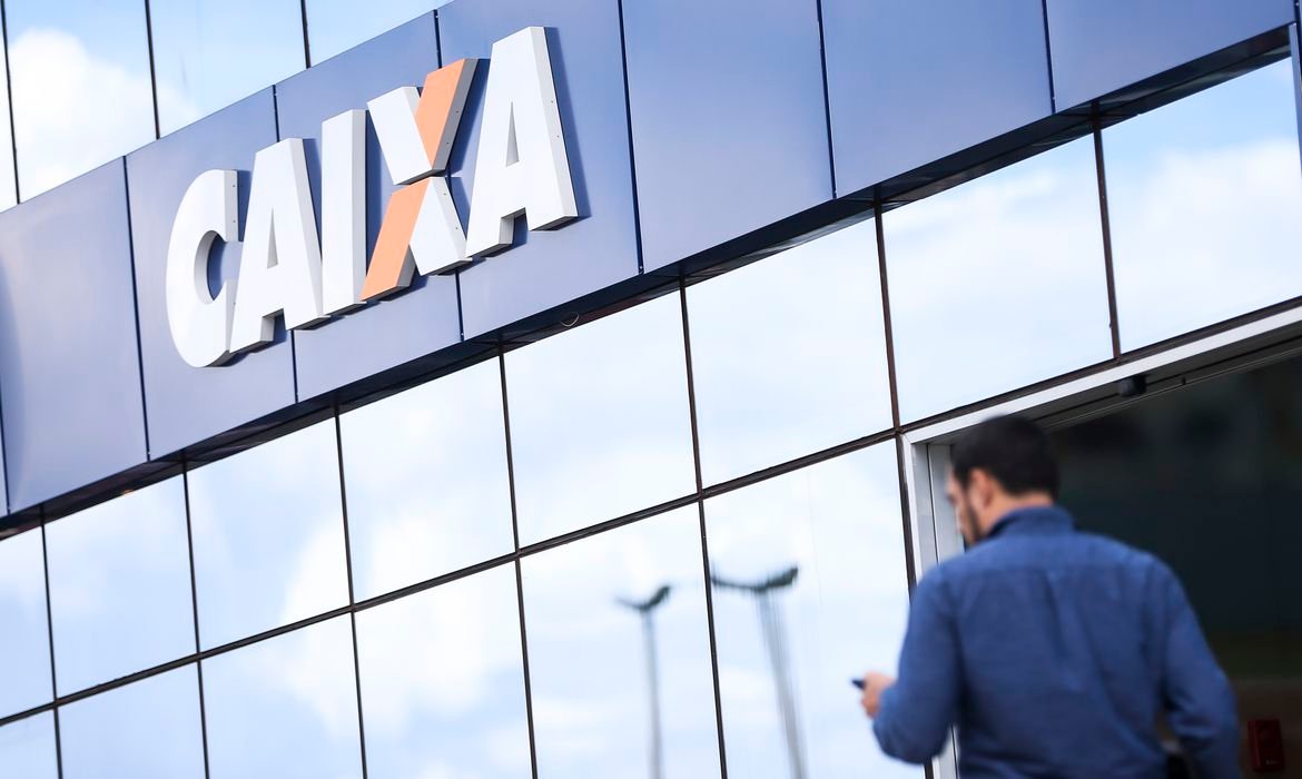 Caixa suspende cobrança de Pix para pessoa jurídica