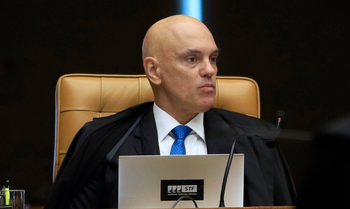 Moraes condena primeiro réu pelos atos a 17 anos de prisão