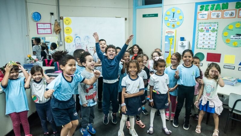 Inscrições de novos estudantes da rede pública para 2024 começam em outubro