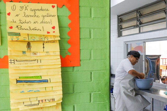 Parceria com pequenos agricultores leva comida de qualidade às escolas