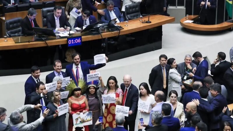 Congresso derruba veto de Lula e mantém marco temporal indígena