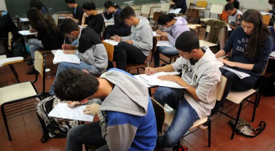 Poupança de incentivo a estudantes do ensino médio terá R$ 6,1 bilhões