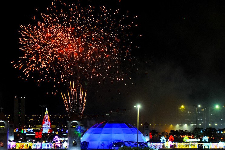 Roupa Nova e Naiara Azevedo se apresentam no Réveillon Cidade Luz 2024