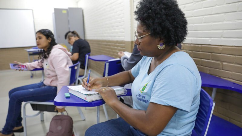 Com menor taxa de analfabetismo do país, DF é referência em educação