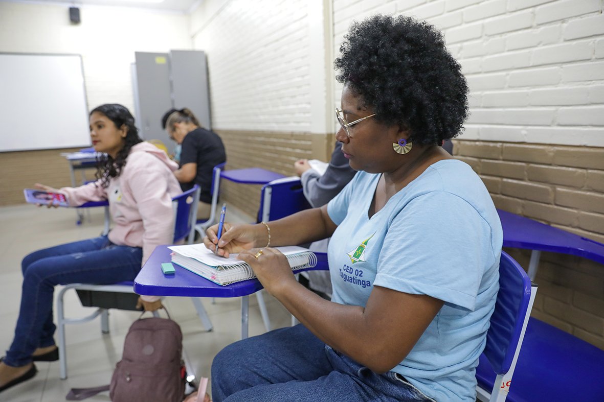 Com menor taxa de analfabetismo do país, DF é referência em educação