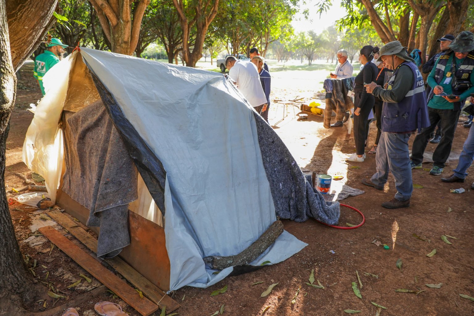 Acolhimento da população em situação de rua segue nesta quinta (20) no centro de Brasília 